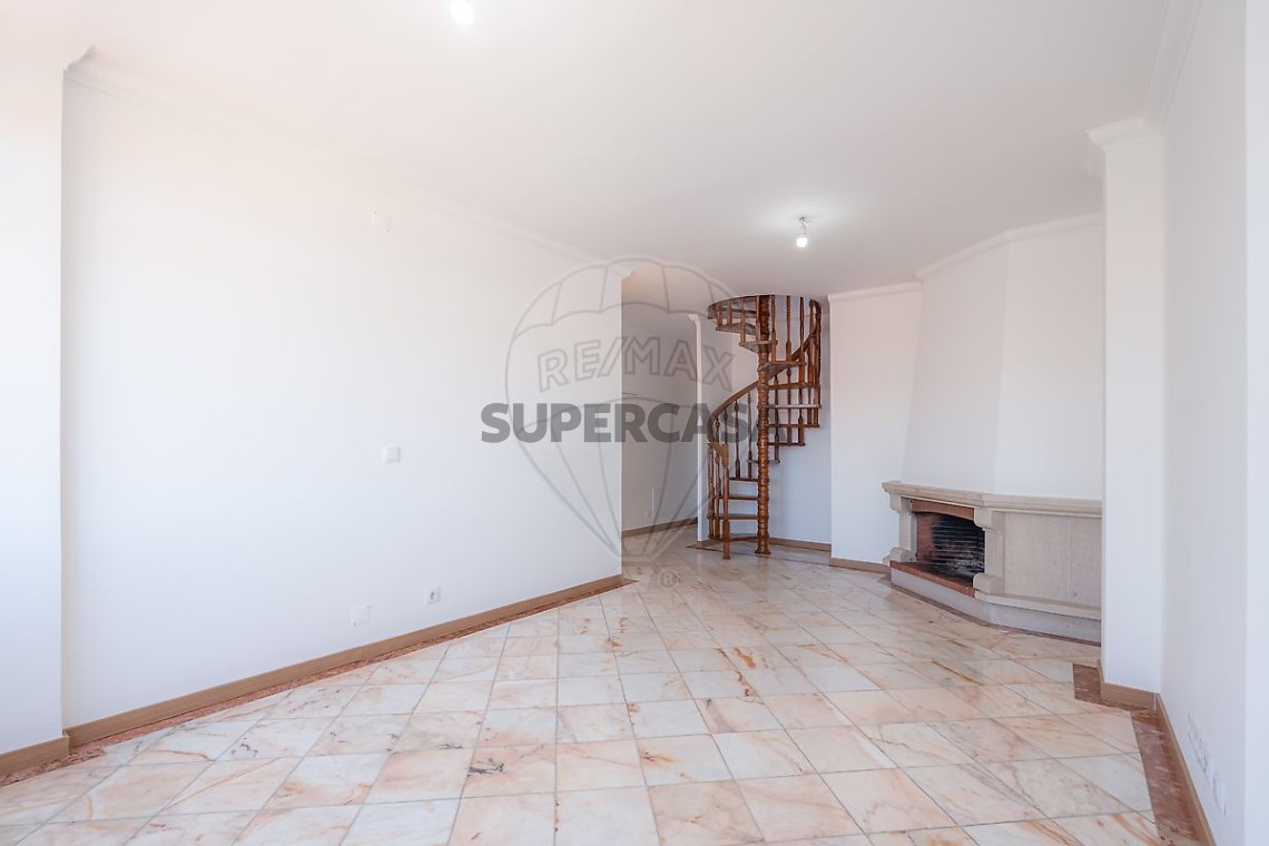 Apartamento 2 habitaciones en venta en Santo António dos Olivais
