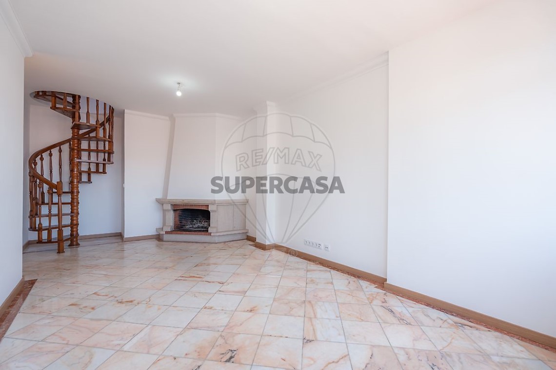 Apartamento 2 habitaciones en venta en Santo António dos Olivais