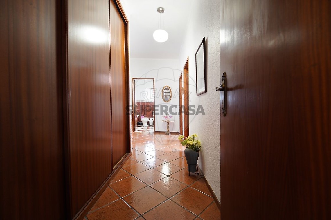 Casa 4 habitaciones en venta en São Martinho do Bispo e Ribeira de Frades