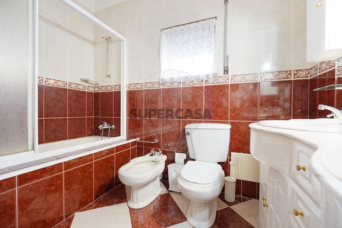 Casa 4 habitaciones en venta en São Martinho do Bispo e Ribeira de Frades