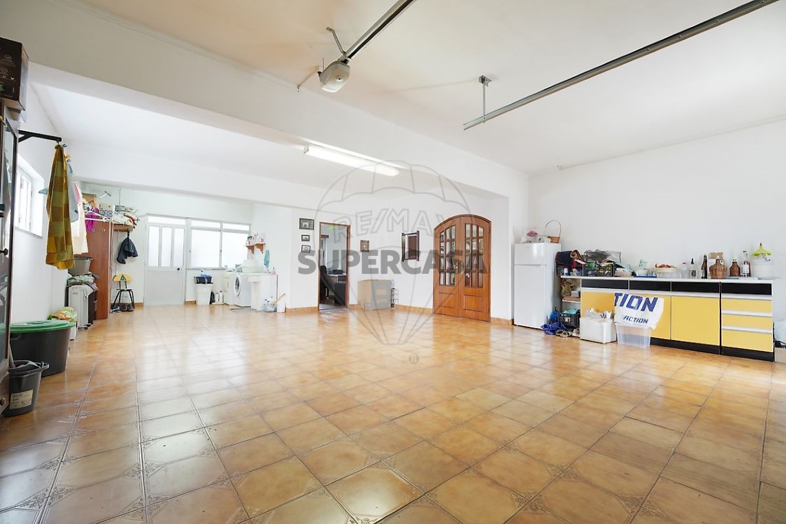 Casa 4 habitaciones en venta en São Martinho do Bispo e Ribeira de Frades