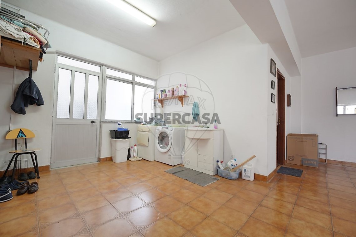 Casa 4 habitaciones en venta en São Martinho do Bispo e Ribeira de Frades