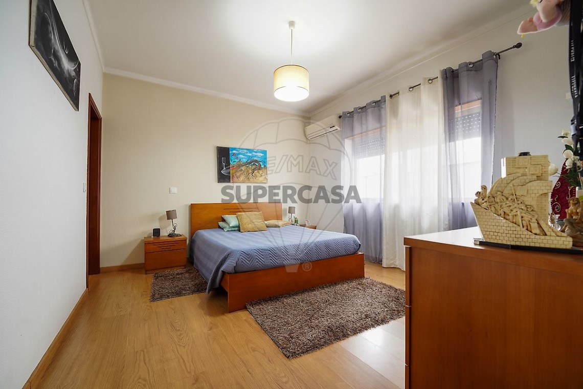 Casa 4 habitaciones en venta en São Martinho do Bispo e Ribeira de Frades