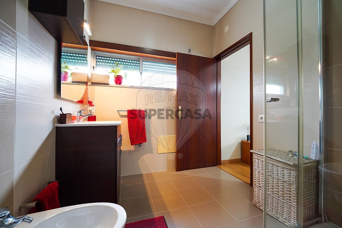 Casa 4 habitaciones en venta en São Martinho do Bispo e Ribeira de Frades