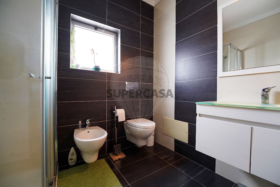 Casa 4 habitaciones en venta en São Martinho do Bispo e Ribeira de Frades