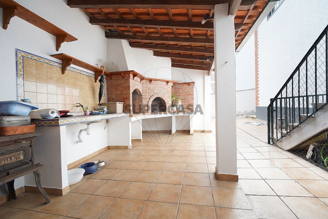 Casa 4 habitaciones en venta en São Martinho do Bispo e Ribeira de Frades