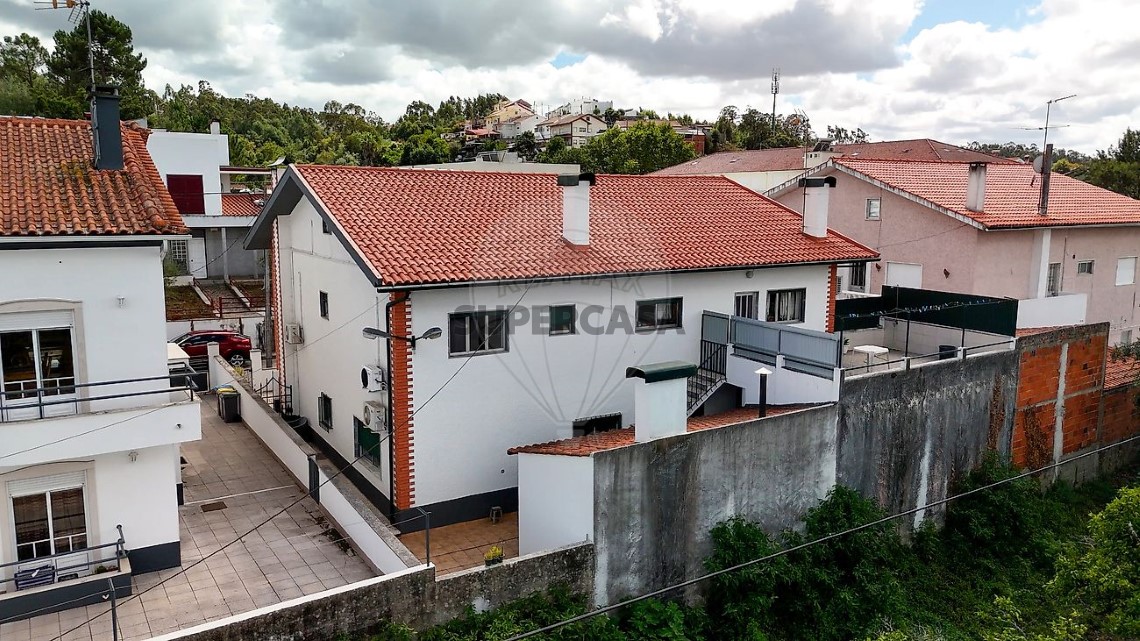 Casa 4 habitaciones en venta en São Martinho do Bispo e Ribeira de Frades