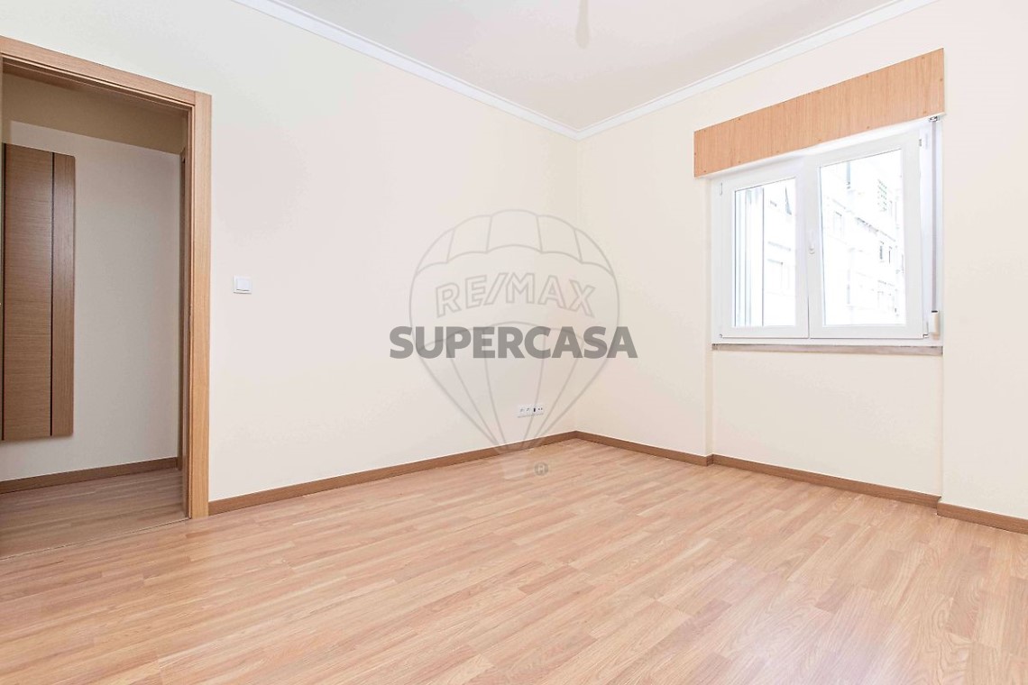 Apartment 2 Zimmer verkaufen auf Águas Livres