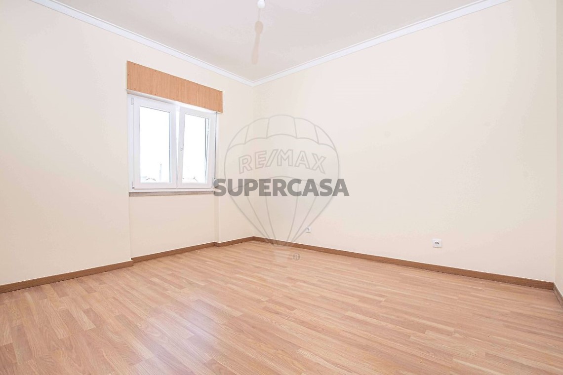 Apartment 2 Zimmer verkaufen auf Águas Livres