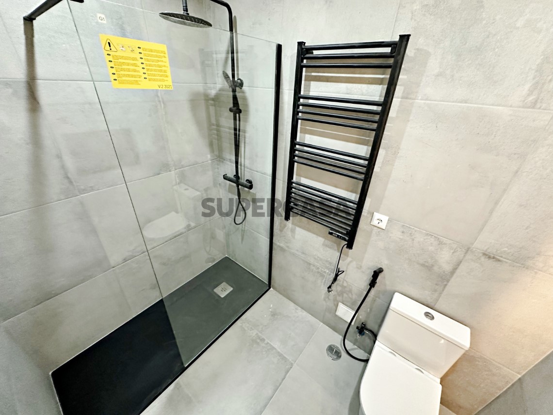 WC - Magnífico T3 Totalmente Remodelado no Casal de São Brás, com Varandas e 2 WC