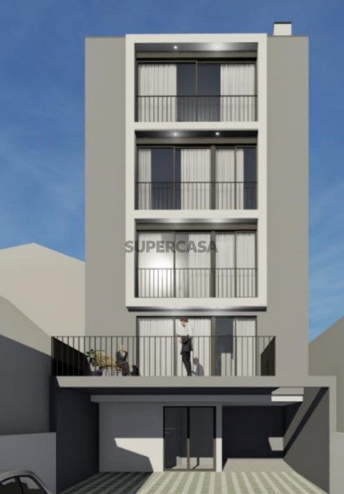 Nova construção à venda na Avenida Serpa Pinto