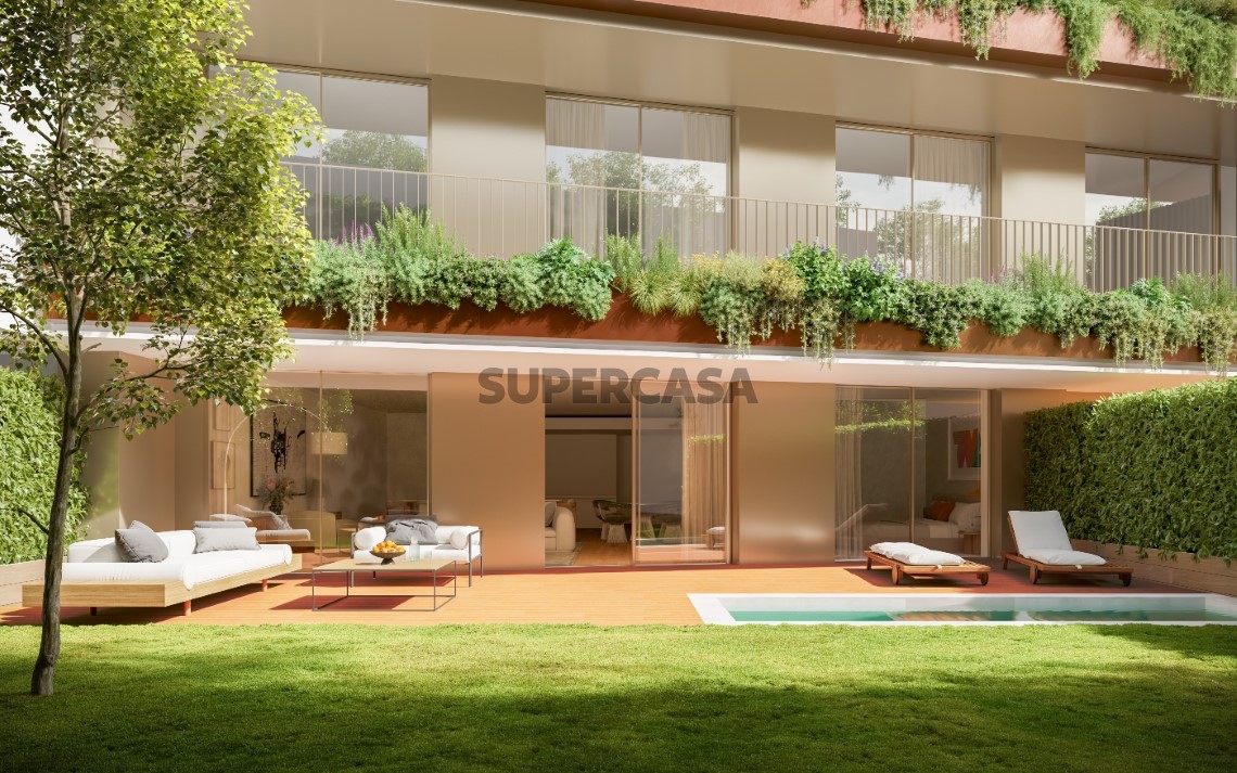 Nova construção à venda na Rua Doutor António Cupertino de Miranda