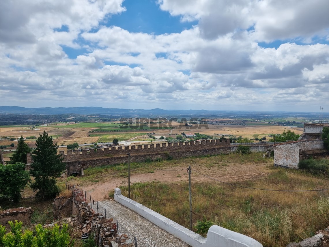 Tomt 89.000m2 lager 600m2 hotell restaurant 12 hus