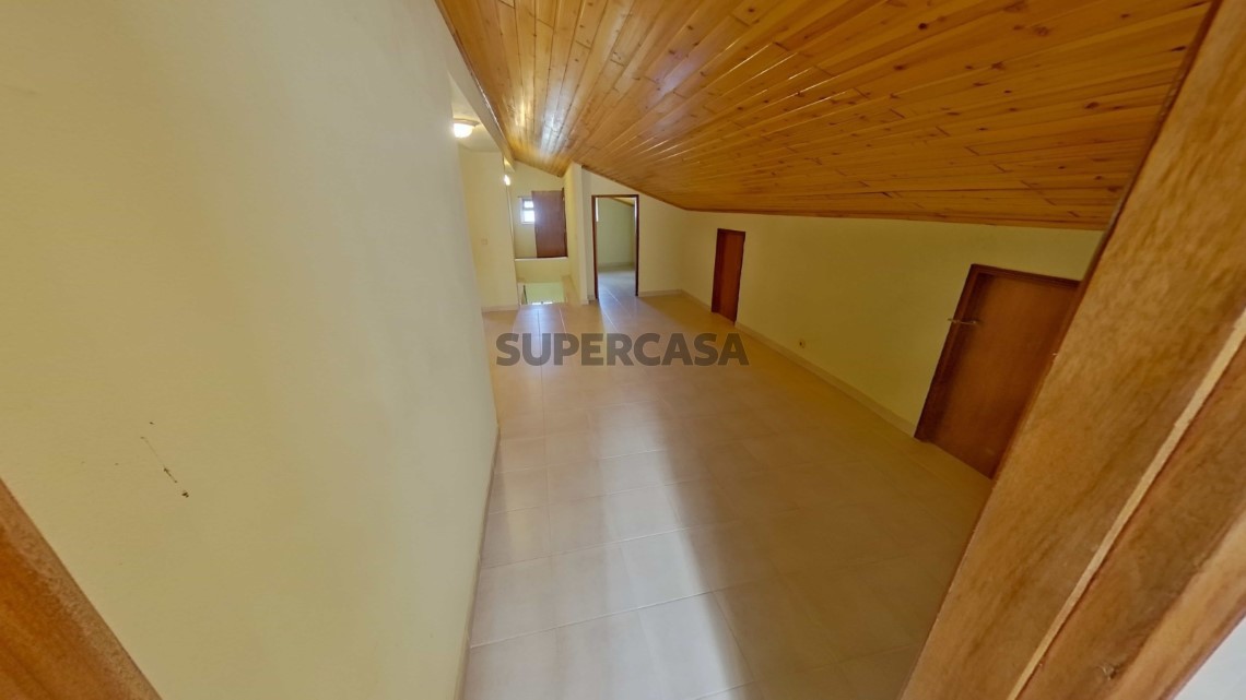 Moradia T3 com terreno, São João das Lampas (23)