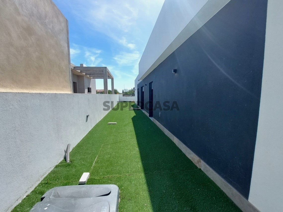 Lateral