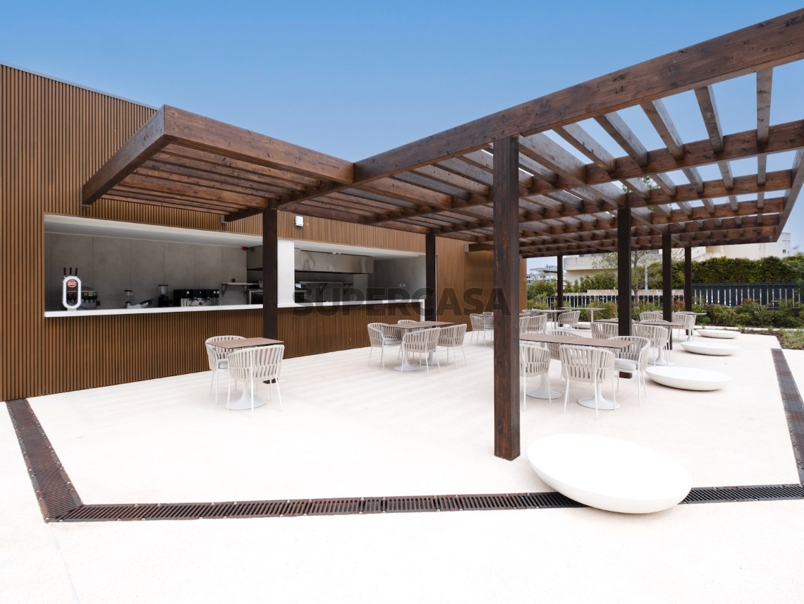 Al fresco dining