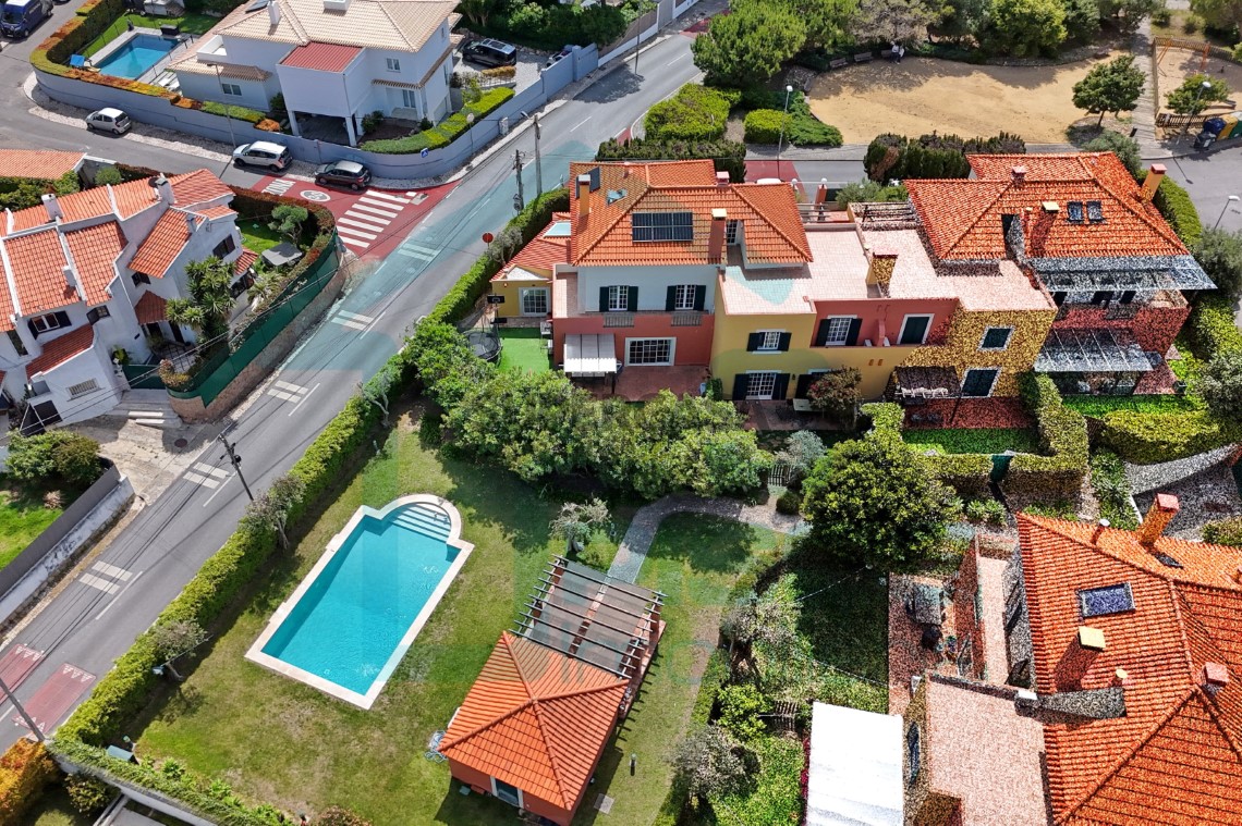 Luxury 4+1 Bedroom Villa in Private Condominium with Swimming Pool - Areia, Cascais