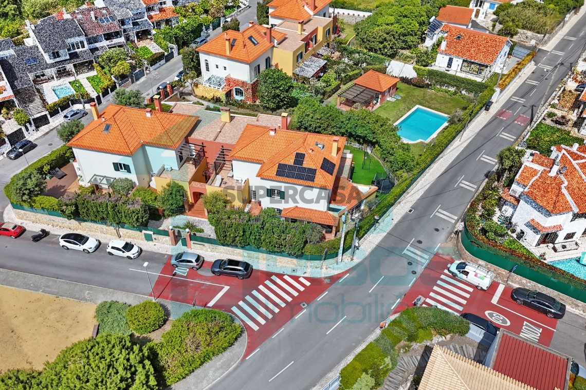 Luxury 4+1 Bedroom Villa in Private Condominium with Swimming Pool - Areia, Cascais