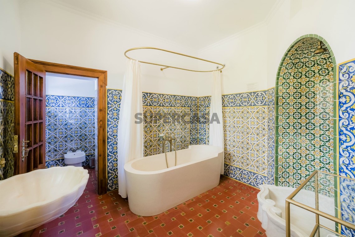 Beautiful manor house in Magoito