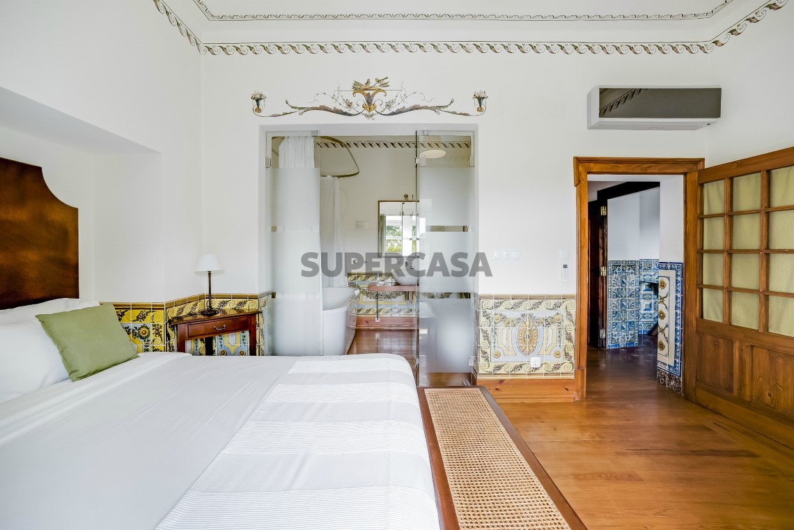 Beautiful manor house in Magoito