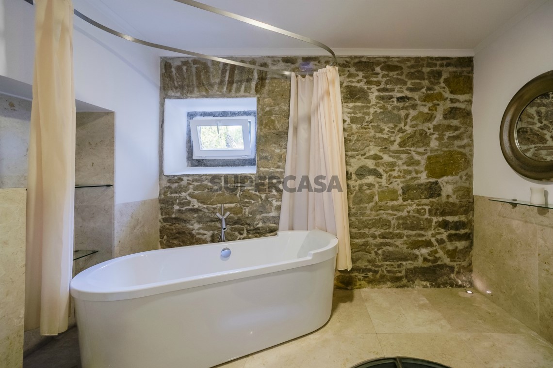 Beautiful manor house in Magoito