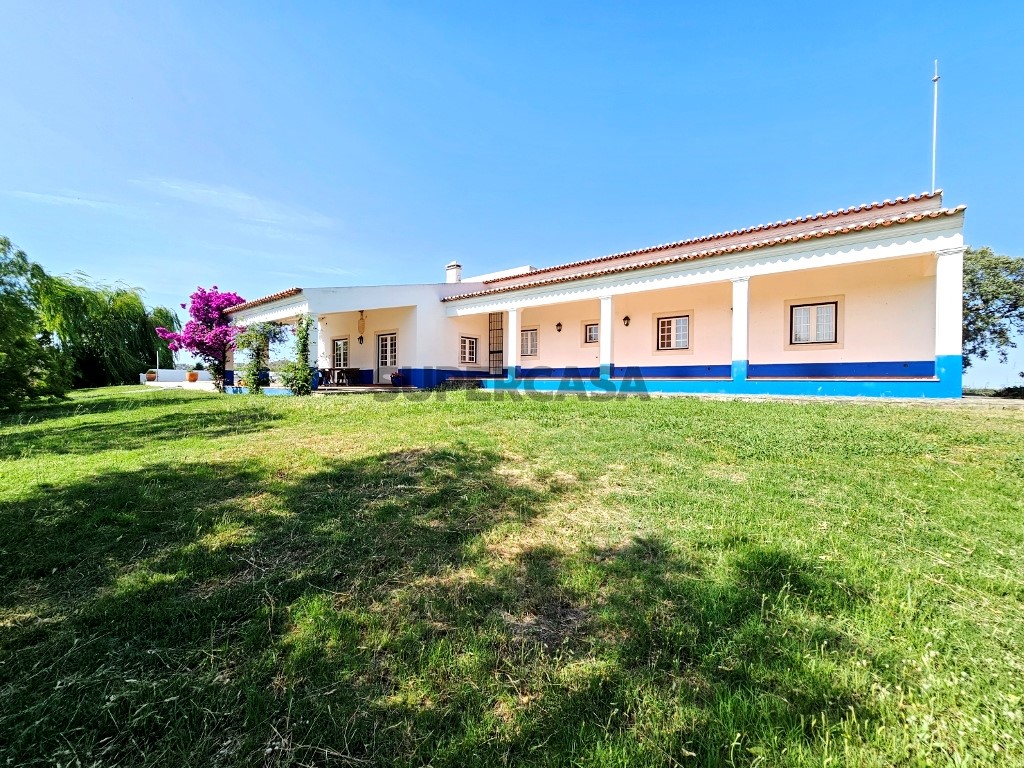 93.5 ha equestrian estate with a 5-bedroom house, swimming pool and lake in Alentejo, Portugal (4)