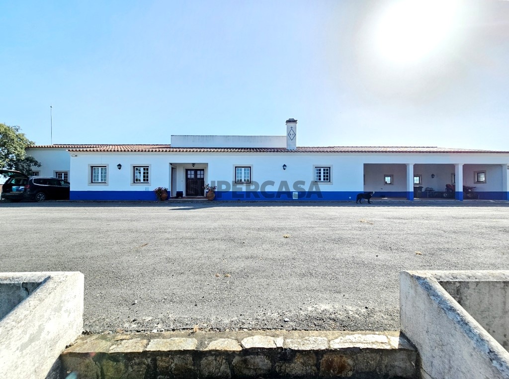 93.5 ha equestrian estate with a 5-bedroom house, swimming pool and lake in Alentejo, Portugal (42)