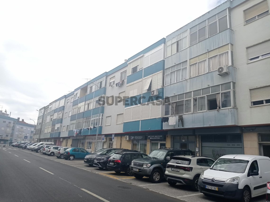 Apartamento T2 em Casal de São Brás, Amadora