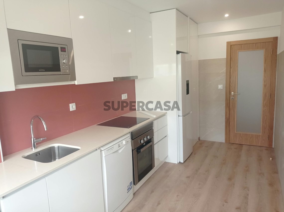 Apartamento T2 em Casal de São Brás, Amadora