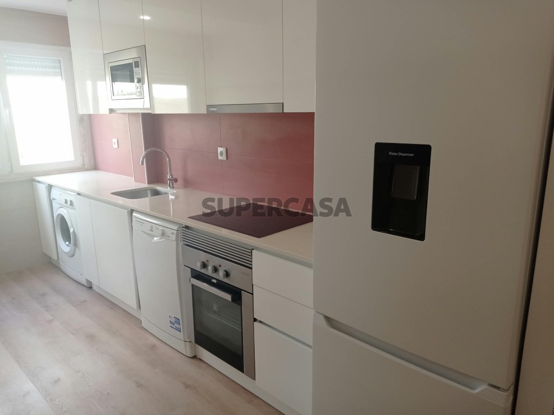 Apartamento T2 em Casal de São Brás, Amadora
