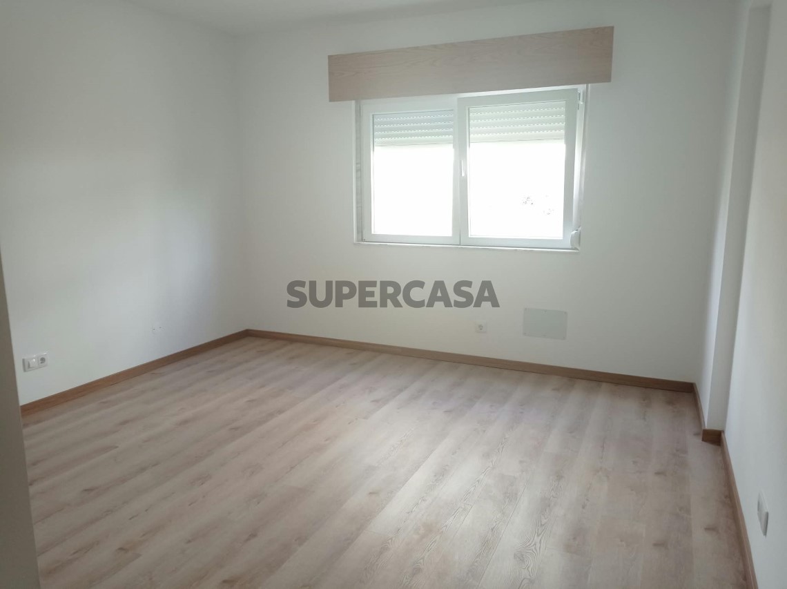 Apartamento T2 em Casal de São Brás, Amadora