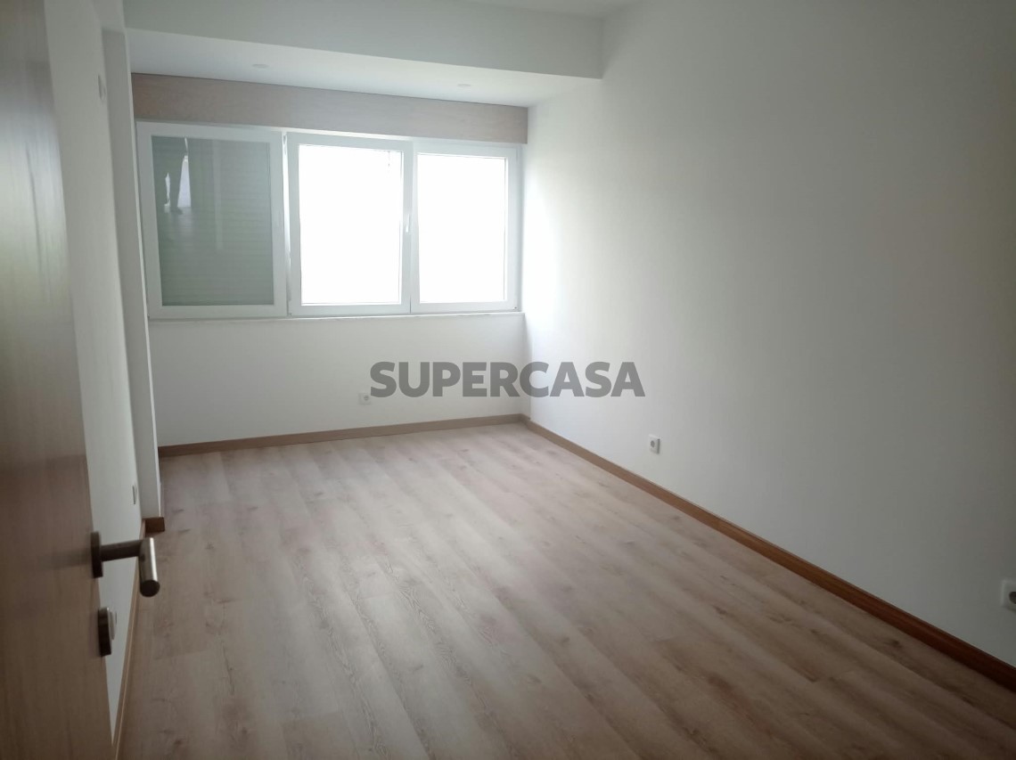 Apartamento T2 em Casal de São Brás, Amadora