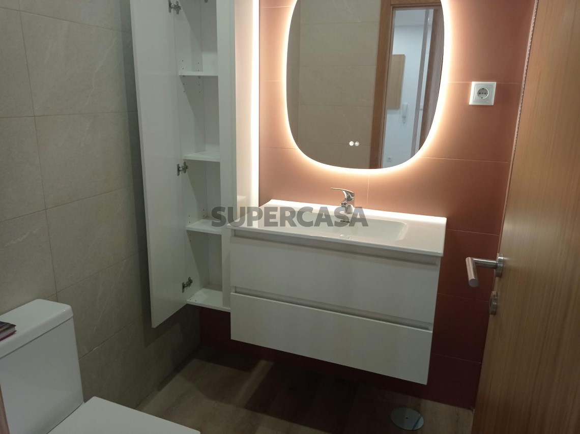 Apartamento T2 em Casal de São Brás, Amadora