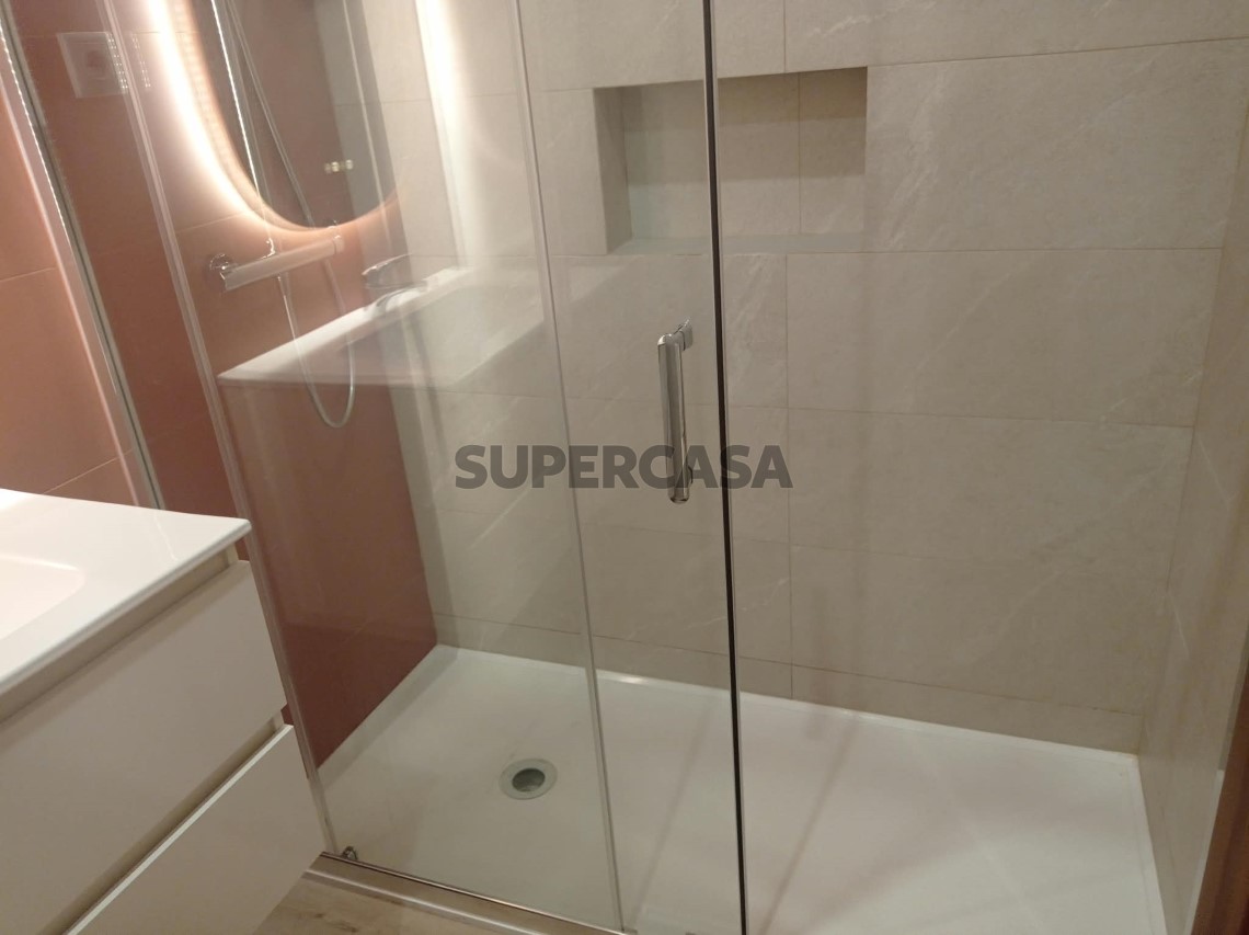 Apartamento T2 em Casal de São Brás, Amadora