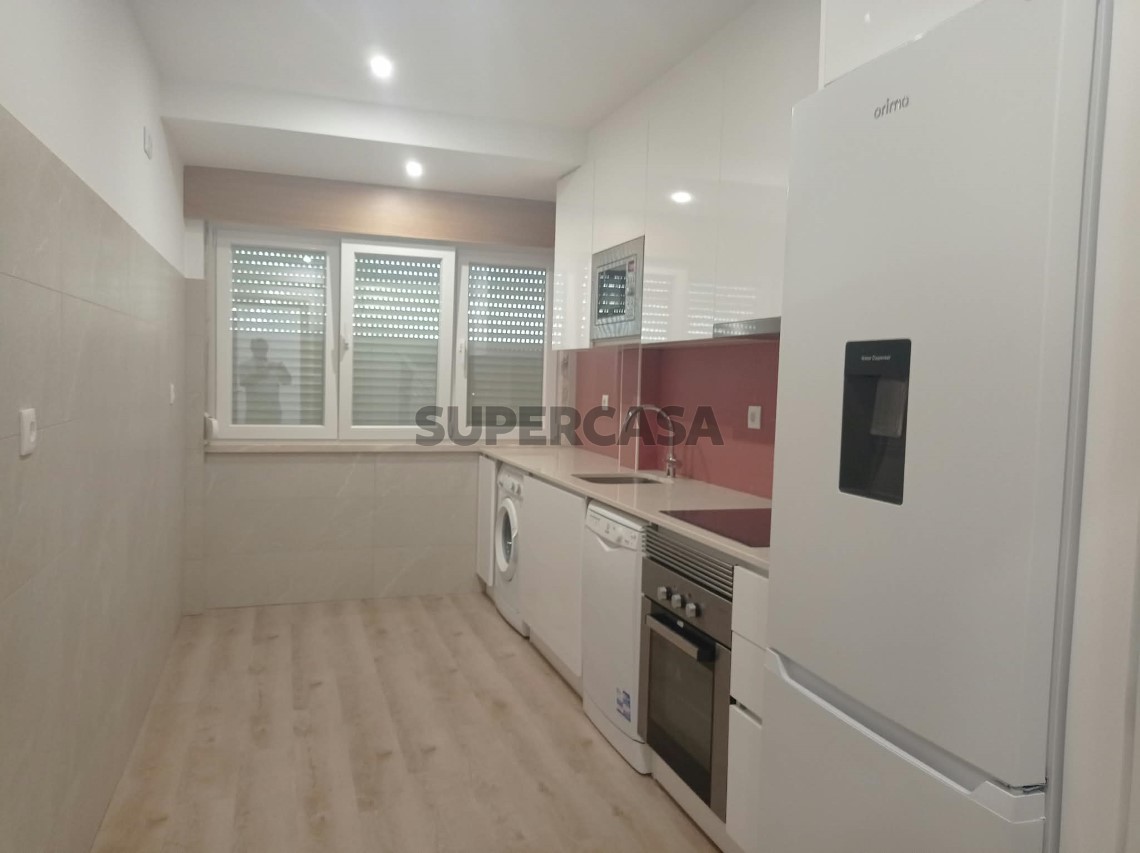 Apartamento T2 em Casal de São Brás, Amadora