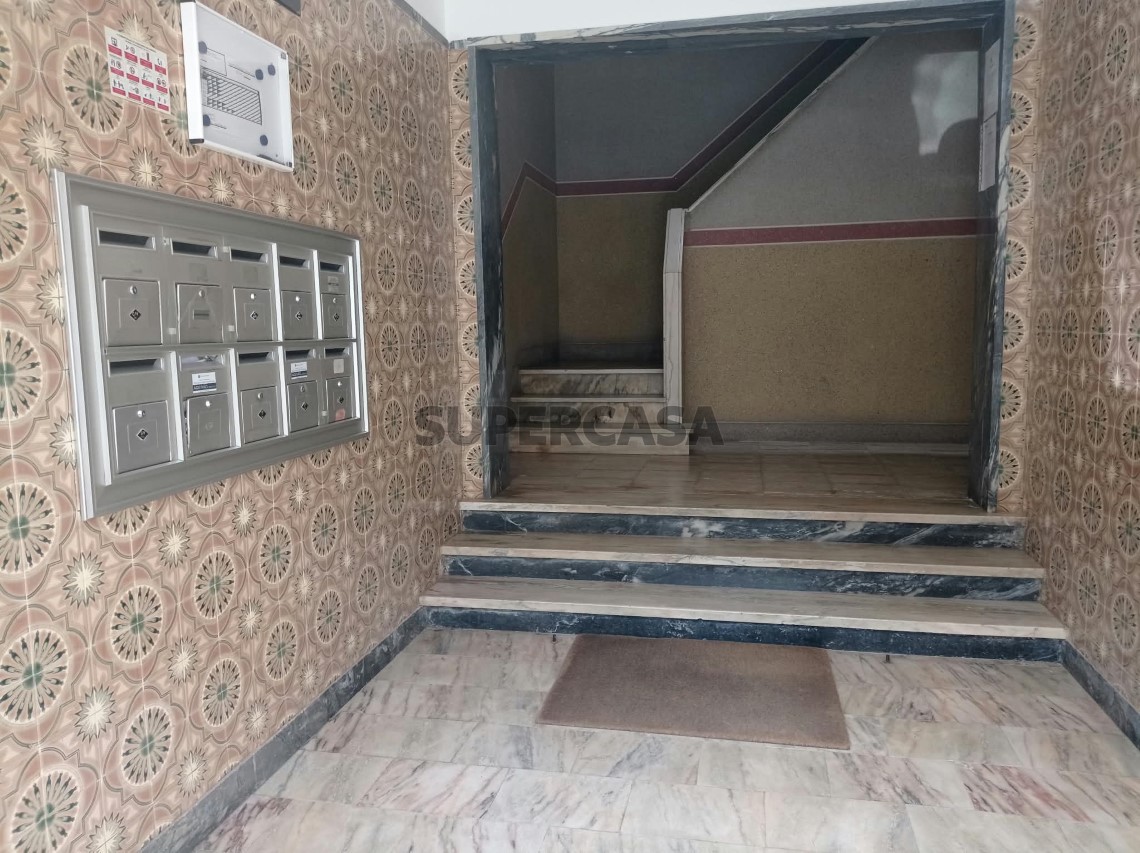 Apartamento T2 em Casal de São Brás, Amadora