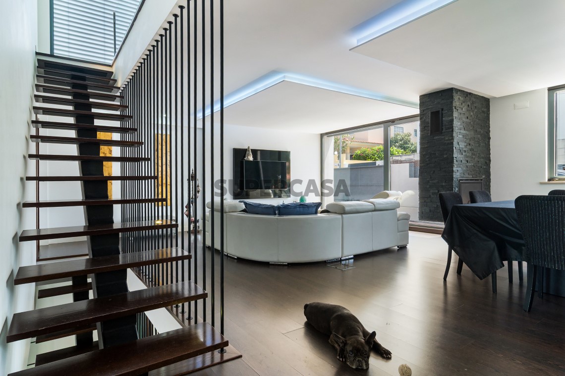 Casa 4 habitaciones Triplex en venta en Oeiras e São Julião da Barra, Paço de Arcos e Caxias