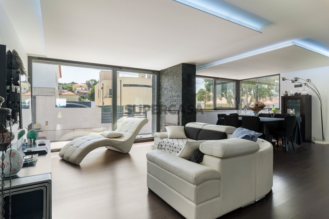 Casa 4 habitaciones Triplex en venta en Oeiras e São Julião da Barra, Paço de Arcos e Caxias
