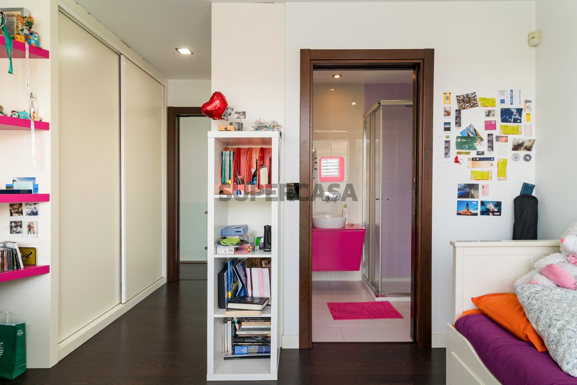 Casa 4 habitaciones Triplex en venta en Oeiras e São Julião da Barra, Paço de Arcos e Caxias