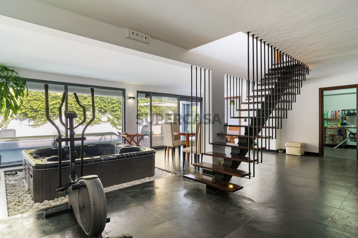 Casa 4 habitaciones Triplex en venta en Oeiras e São Julião da Barra, Paço de Arcos e Caxias