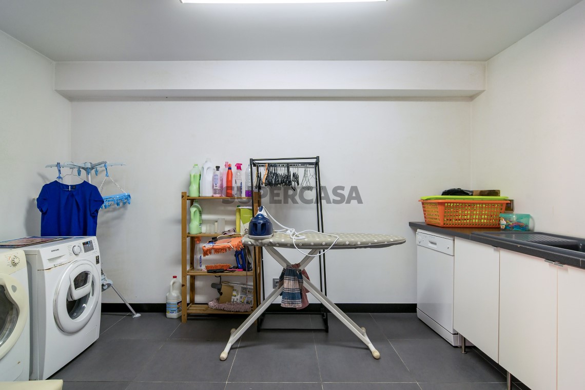 Casa 4 habitaciones Triplex en venta en Oeiras e São Julião da Barra, Paço de Arcos e Caxias