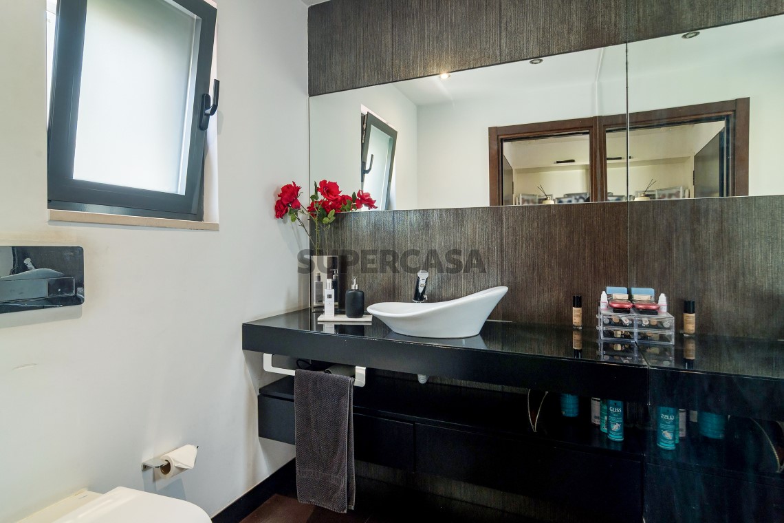 Casa 4 habitaciones Triplex en venta en Oeiras e São Julião da Barra, Paço de Arcos e Caxias
