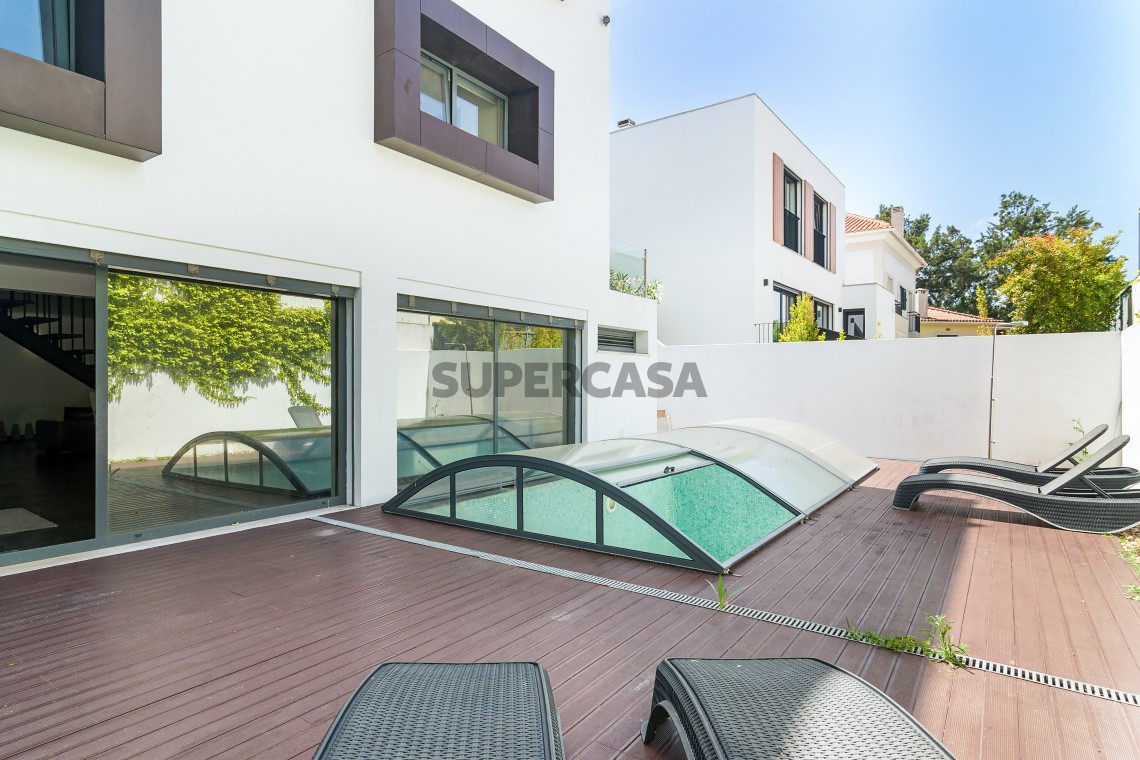 Casa 4 habitaciones Triplex en venta en Oeiras e São Julião da Barra, Paço de Arcos e Caxias