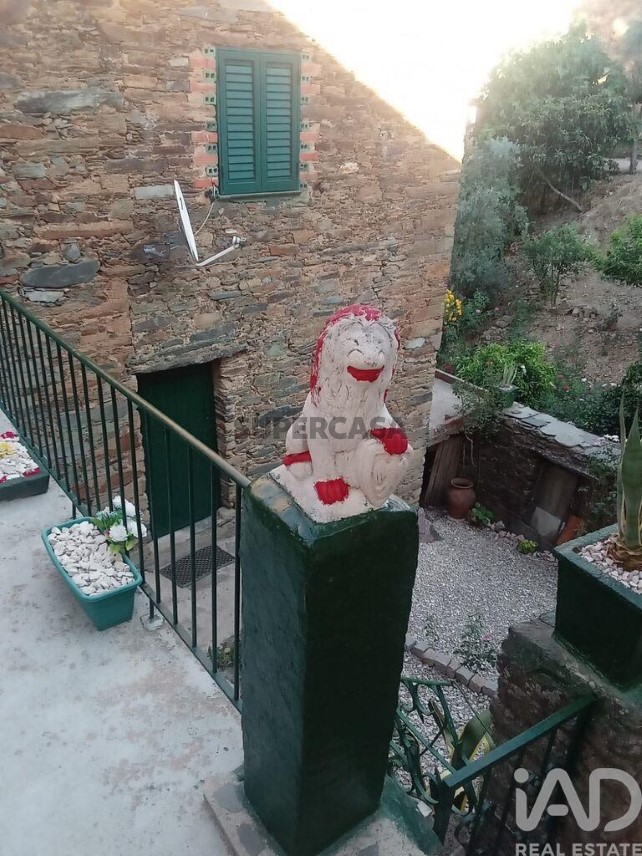 Moradia T2 à venda em Sobreira Formosa e Alvito da Beira