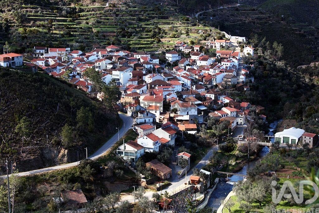 Moradia T2 à venda em Sobreira Formosa e Alvito da Beira