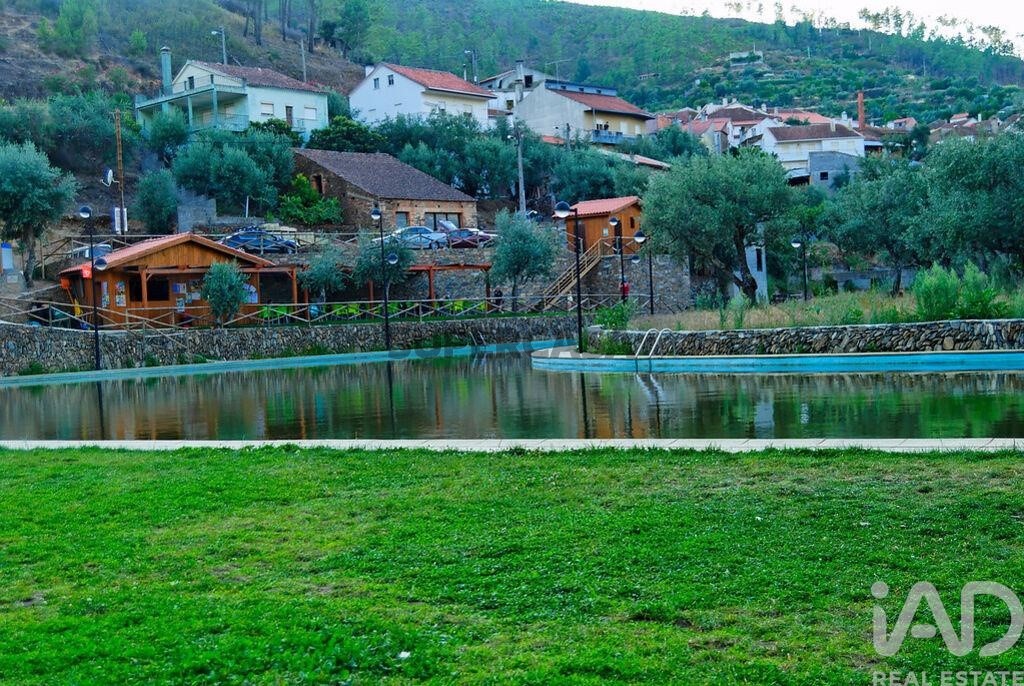 Moradia T2 à venda em Sobreira Formosa e Alvito da Beira