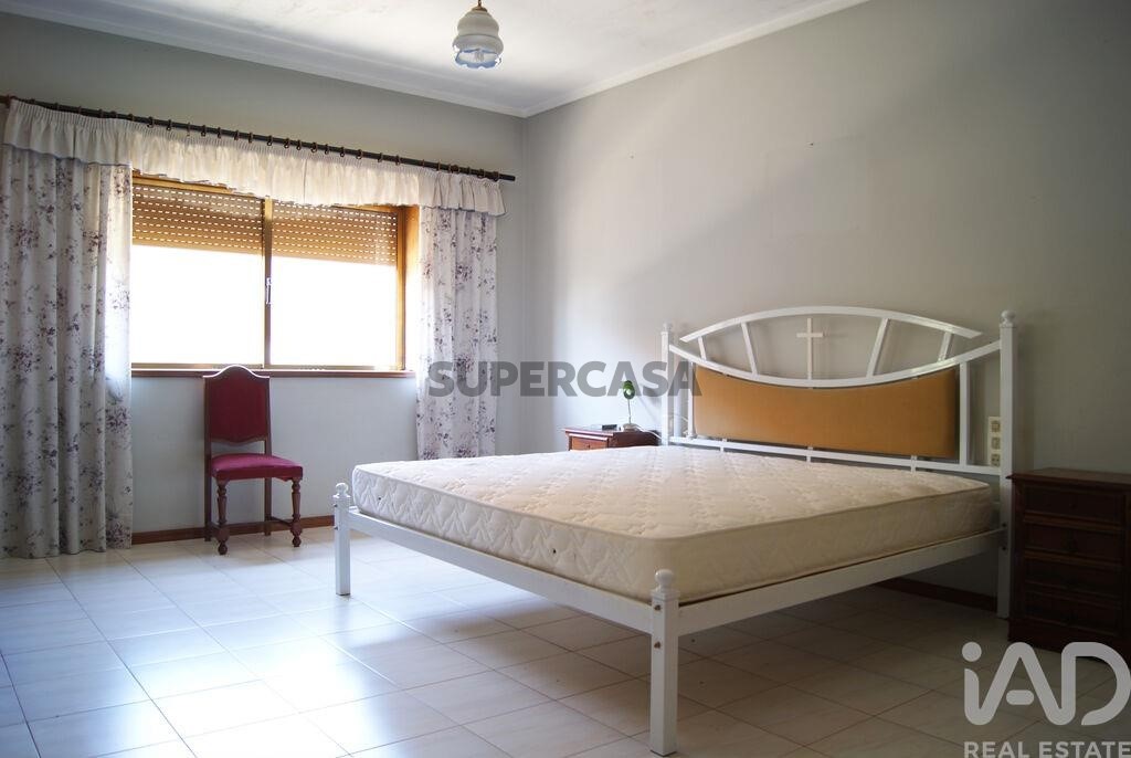 Moradia T6 à venda em Fermentelos