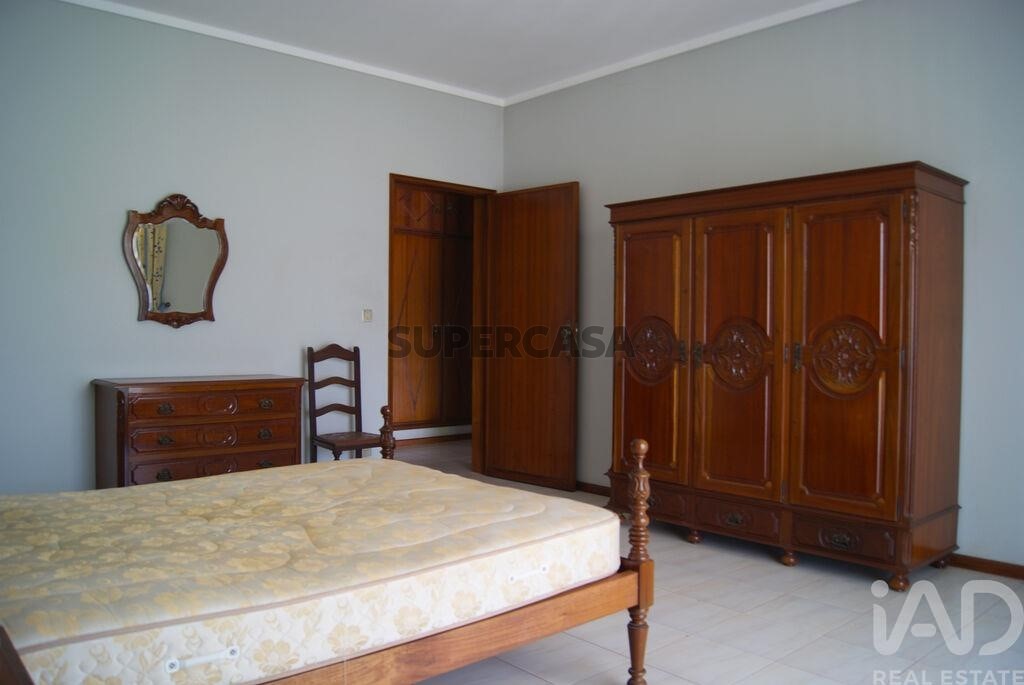 Moradia T6 à venda em Fermentelos