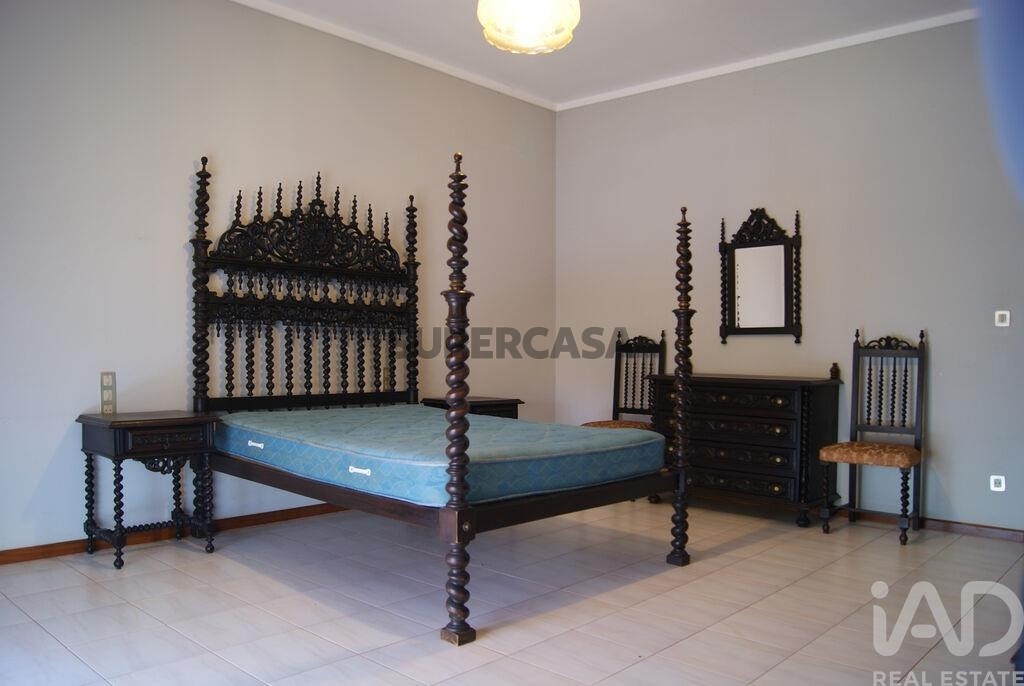 Moradia T6 à venda em Fermentelos