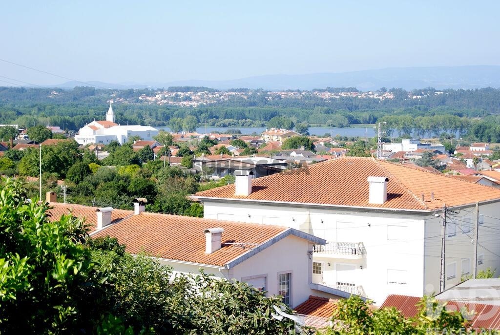 Moradia T6 à venda em Fermentelos